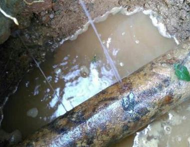 城北楼顶渗水维修公司分享下地暖漏水的原因及检测方法。